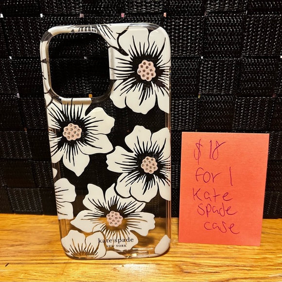 1 Kate spade case in good condition - Picture 1 of 1